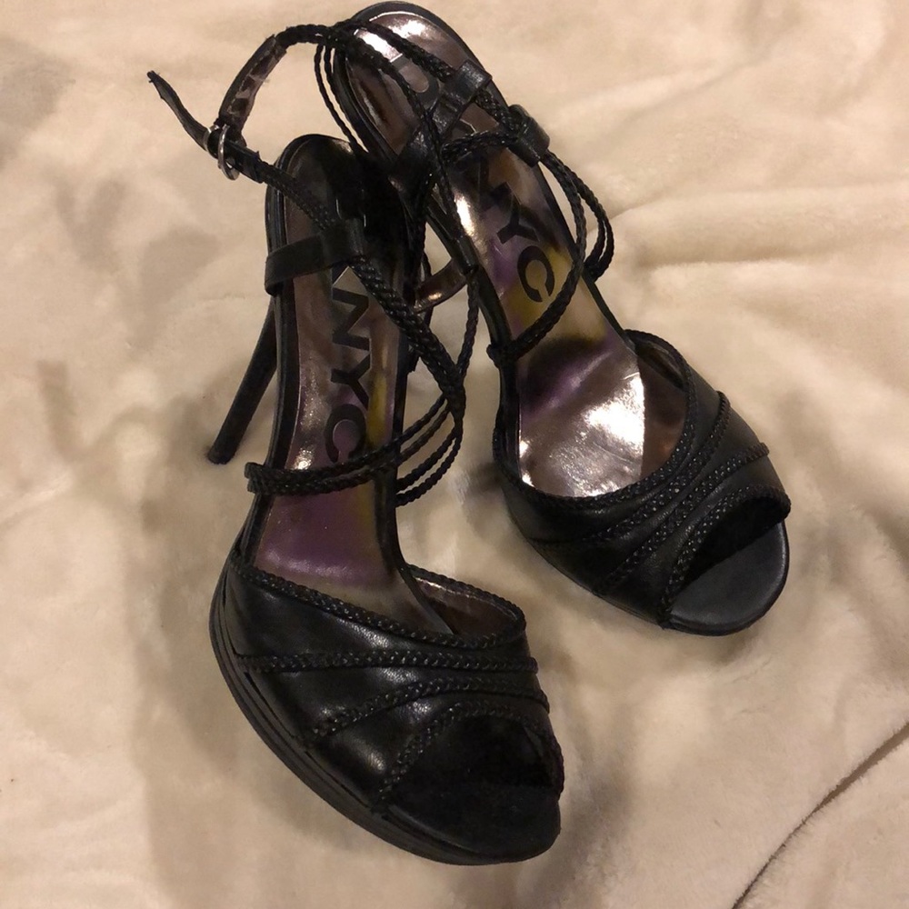 DKNY BLACK HEELS - Picture 3 of 8